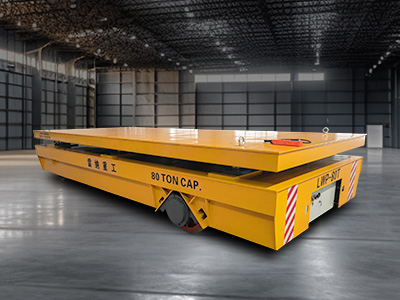 Carrello di trasferimento a sollevamento