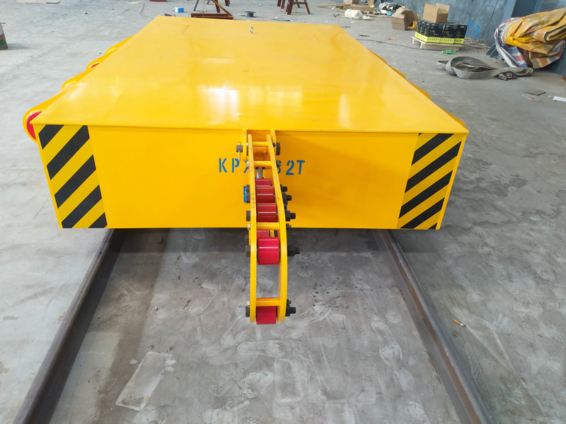 Trolley da 32 tonnellate collegato al trattore