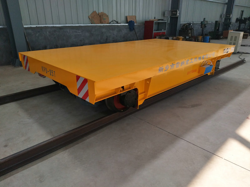 Carro trasferimento ferroviario a bassa tensione